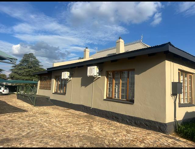 2,180M² BUSINESS CENTRE FOR SALE IN POTCHEFSTROOM CENTRAL